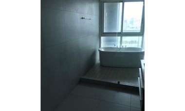 Venta de apartamento en Avenida Balboa (Yacht Club) GTA