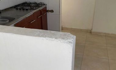 apartamento en arriendo/venta en trinitarias. Cod A18367