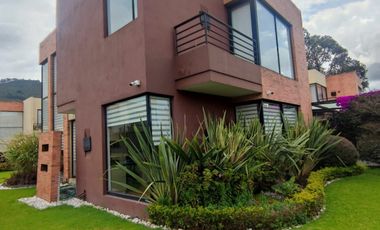 casa en venta en cota. Cod V5091