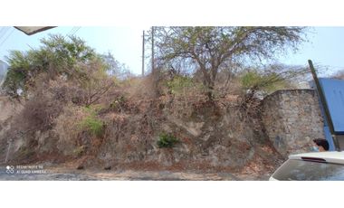 CASA EN VENTA A ORILLA DEL LAGO 
