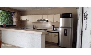 CASA EN VENTA A ORILLA DEL LAGO 