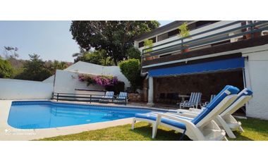 CASA EN VENTA A ORILLA DEL LAGO 