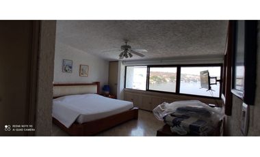 CASA EN VENTA A ORILLA DEL LAGO 