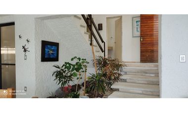 CASA EN VENTA A ORILLA DEL LAGO 