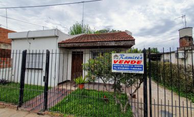 Casa 3 ambientes en venta - Moreno
