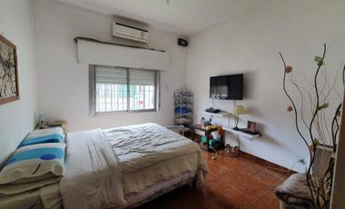 Casa 3 ambientes en venta - Moreno