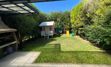 VENTA DE EXCELENTE DUPLEX 3 AMBIENTES EN BARRIO CERRADO LOS ROBLES - MONTE GRANDE -  IMPECABLE