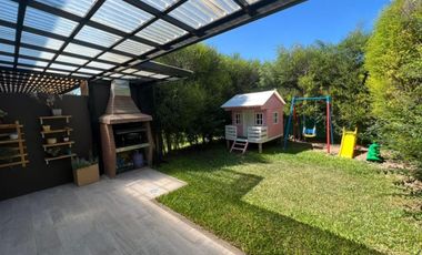 VENTA DE EXCELENTE DUPLEX 3 AMBIENTES EN BARRIO CERRADO LOS ROBLES - MONTE GRANDE -  IMPECABLE