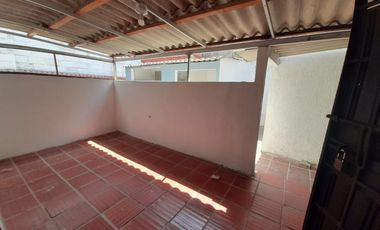 casa-local en arriendo en el tabor. Cod A121038