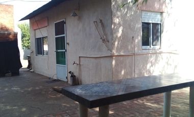 Casa en venta - 3 Dormitorios 2 Baños - Cochera - 960Mts2 - General Arenales