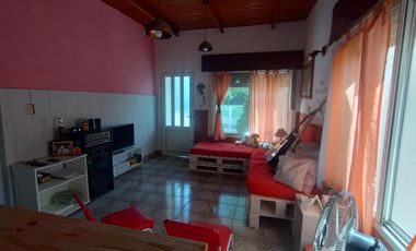 Casa en venta - 3 Dormitorios 2 Baños - Cochera - 960Mts2 - General Arenales
