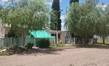 Casa en venta - 3 Dormitorios 2 Baños - Cochera - 960Mts2 - General Arenales