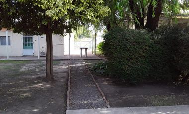 Casa en venta - 3 Dormitorios 2 Baños - Cochera - 960Mts2 - General Arenales