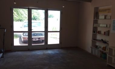 Casa en venta - 3 Dormitorios 2 Baños - Cochera - 960Mts2 - General Arenales