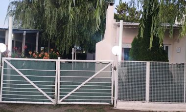 Casa en venta - 3 Dormitorios 2 Baños - Cochera - 960Mts2 - General Arenales