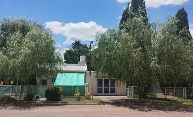 Casa en venta - 3 Dormitorios 2 Baños - Cochera - 960Mts2 - General Arenales
