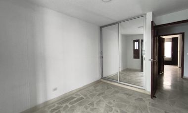 casa en venta en avenida libertadores. Cod V31682