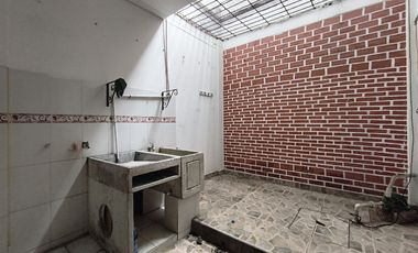 casa en venta en avenida libertadores. Cod V31682