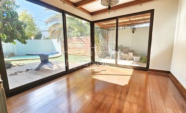 Casa en arriendo de 4 dorm. en Vitacura - Luis Pasteur