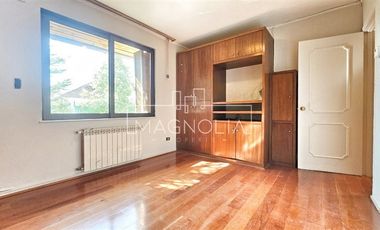 Casa en arriendo de 4 dorm. en Vitacura - Luis Pasteur