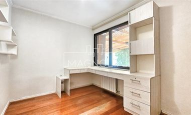 Casa en arriendo de 4 dorm. en Vitacura - Luis Pasteur