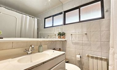 Casa en arriendo de 4 dorm. en Vitacura - Luis Pasteur