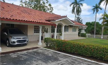 Se Alquila Muy Acogedora Casa Semi Amoblada en Panamá Pacífico