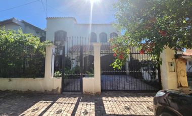 Hermosa casa a la venta sobre calle Perito Moreno