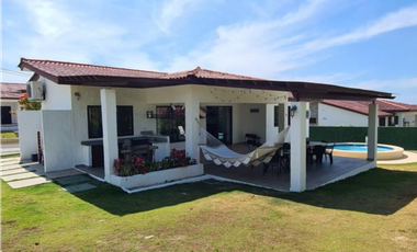 Se vende casa de playa en San Carlos