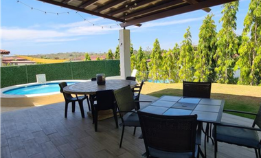 Se vende casa de playa en San Carlos