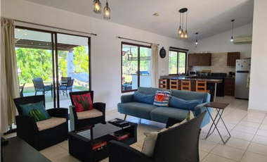 Se vende casa de playa en San Carlos