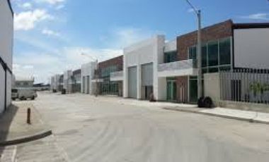 Alquiler o venta de ofibodega en Mañanitas  en complejo cerrado