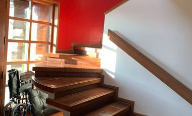 Residencia Exclusiva con Amplio Terreno en Condominio de Temuco Poniente