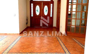 Zona Centro: Amplia casa céntrica de una planta
