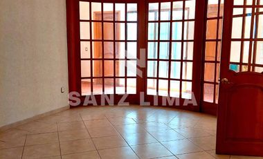 Zona Centro: Amplia casa céntrica de una planta