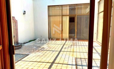 Zona Centro: Amplia casa céntrica de una planta