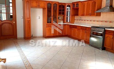 Zona Centro: Amplia casa céntrica de una planta