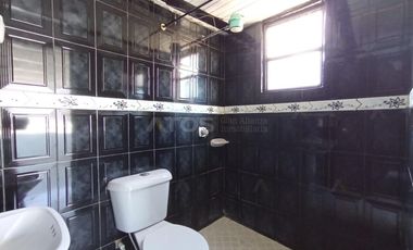 casa en venta en la calleja. Cod V1583