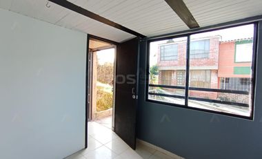 casa en venta en la calleja. Cod V1583