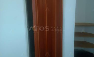 casa en venta en la calleja. Cod V1583