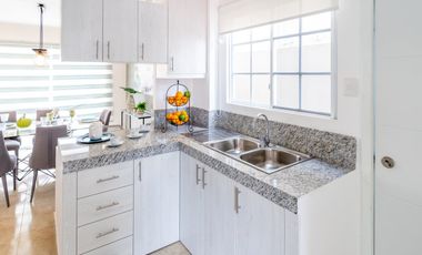 Elegante casa a estrenar en Casalaguna/entrega inmediata/ cerca de Riocentro Dorado