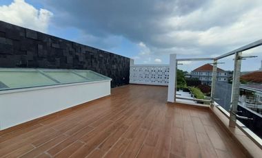 SALE, RUMAH MEWAH 2 LANTAI DENGAN KOLAM RENANG DALAM KOTA JOGJA