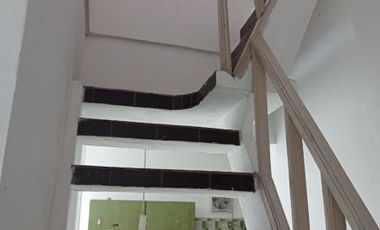 DIKONTRAKKAN Margahayu Raya Barat Estate  60 Jt / tahun LT 144 m2 LB125 m2 LM12 meter 4KT 2Km