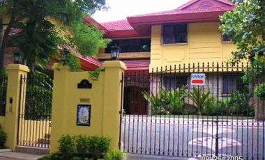 4br house in Ayala Alabang Village with pool and lanai (1000sqm)