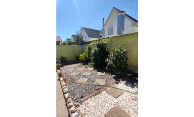 SE VENDE LINDA Y AMPLIA CASA UBICADA EN HERMOSO SECTOR DE CURAUMA