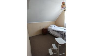 SE VENDE LINDA Y AMPLIA CASA UBICADA EN HERMOSO SECTOR DE CURAUMA