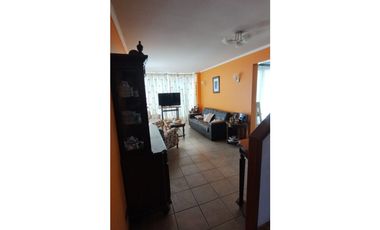 SE VENDE LINDA Y AMPLIA CASA UBICADA EN HERMOSO SECTOR DE CURAUMA