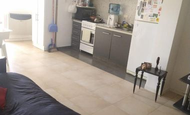 VENDE DEPTO EN DUPLEX  2 AMB CON BALCON, PATIO TERRAZA AL FRENTE - VILLA DEL PARQUE