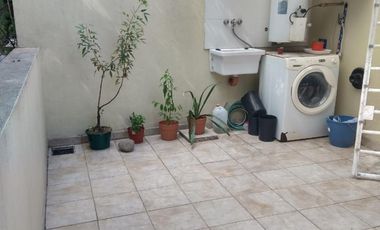 VENDE DEPTO EN DUPLEX  2 AMB CON BALCON, PATIO TERRAZA AL FRENTE - VILLA DEL PARQUE