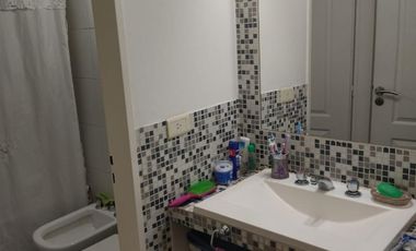 VENDE DEPTO EN DUPLEX  2 AMB CON BALCON, PATIO TERRAZA AL FRENTE - VILLA DEL PARQUE